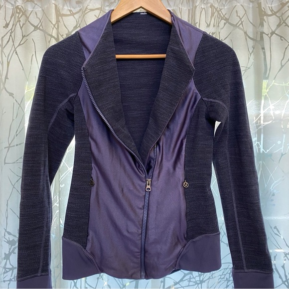 Lululemon black grape purple Emerge Renewed sideways zipper zip up Jacket - Picture 2 of 10
